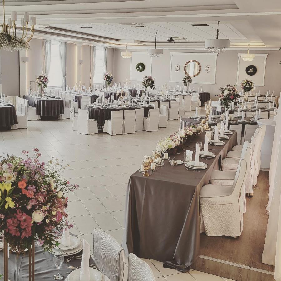Hotel Ðakovo Bagian luar foto
