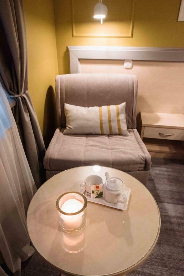 Hotel Ðakovo Bagian luar foto