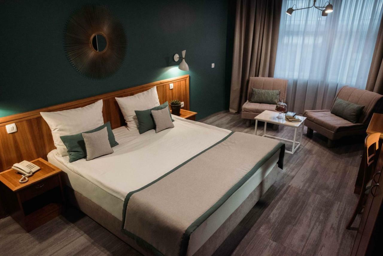 Hotel Ðakovo Bagian luar foto